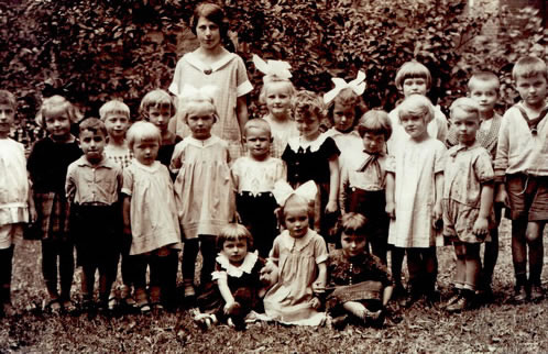 Kindergarten Ulmenstraße 34 im Jahr 1928 Kindergarten Ulmenstraße 34 im Jahr 1928